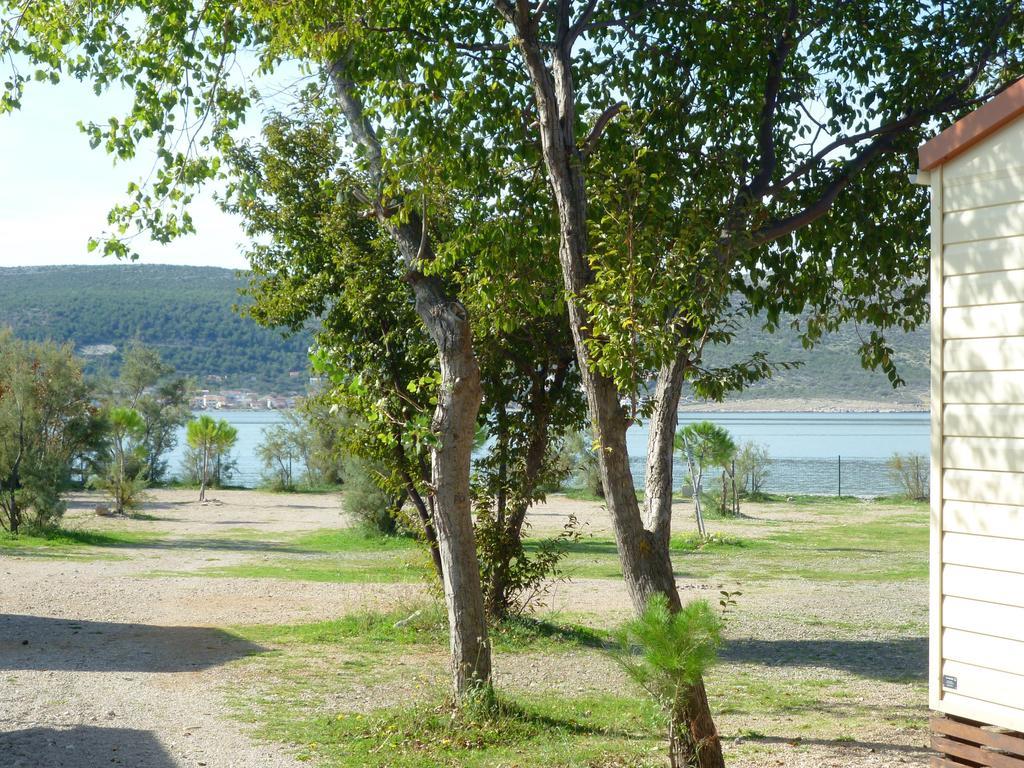 Campsite Pisak - Mobile Homes By The Sea Seline Exterior foto